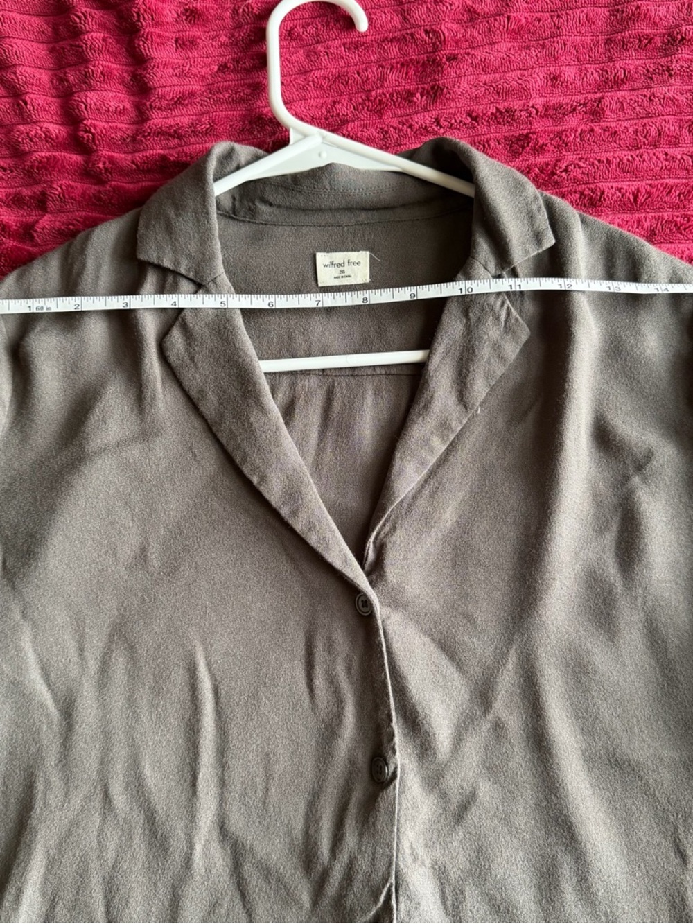 Aritzia Wilfred Taupe Button-Up Short Sleeve Top - Picture 5 of 9